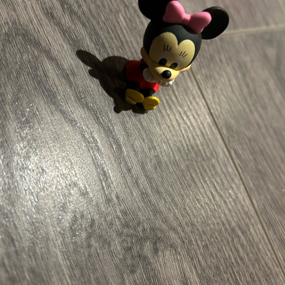 Excited sitting minnie mouse vinyl - Picture 2 of 4